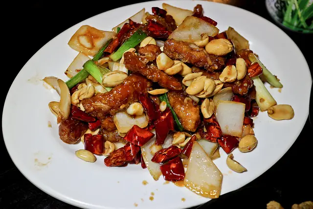 台北 萬芳醫院站 宛如走進時光隧道的 新味珍復古熱炒