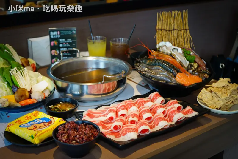 偵軒精緻鍋物-萬隆店 ▏立足20年之久的老字號涮涮鍋。高CP值海鮮+大肉盤 不用花大錢也能吃得滿足。捷運萬隆站