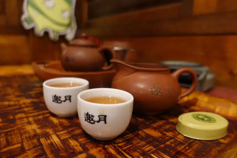 (胖樺食記)24小時營業「邀月茶坊」/文山區貓空泡茶聊天吃風味餐好去處/不限時景觀餐廳/不收服務費/俯瞰101/大台北夜景