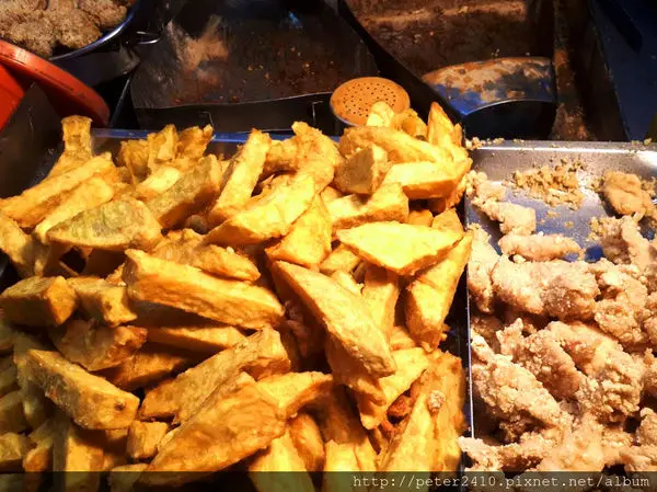 【台北】德利香雞排~景美夜市內，20年美味老店，皮脆肉香嫩