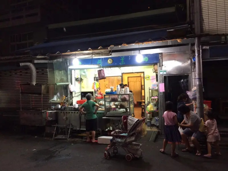 台北文山木柵平價美食推薦 阿葉米粉湯  大推薦乾麵 生腸 豬肺 獨門醬料 內臟推薦