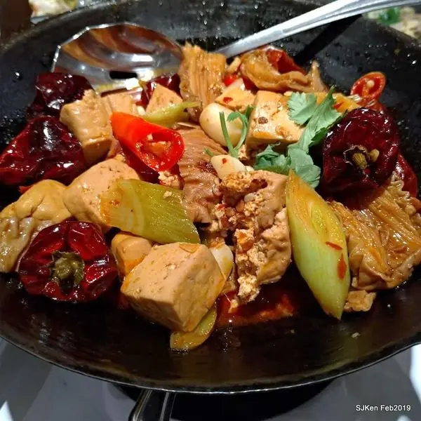 「1010湘台中勤美店」--- 物超所值服務周到的湘菜料理，道道美味又精緻!