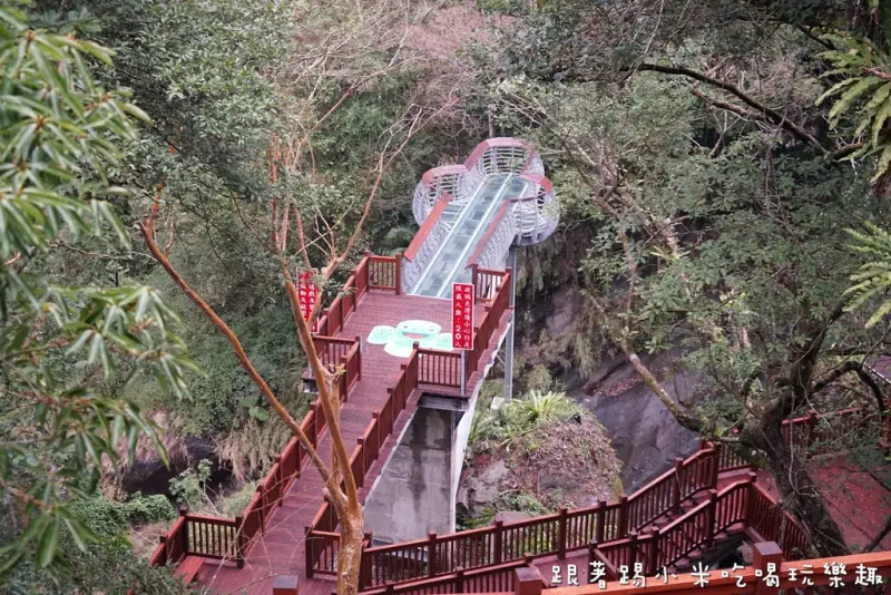 青蛙石天空步道。門票100元.線上預約系統.開放時間。3/27啟用。空拍影片及照片分享給大家--踢小米生活