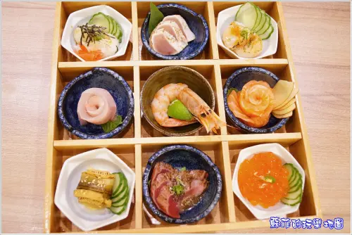 《捷運永春站美食》漁僮小舖~美到讓人捨不得動筷的九宮格極品鮮味丼