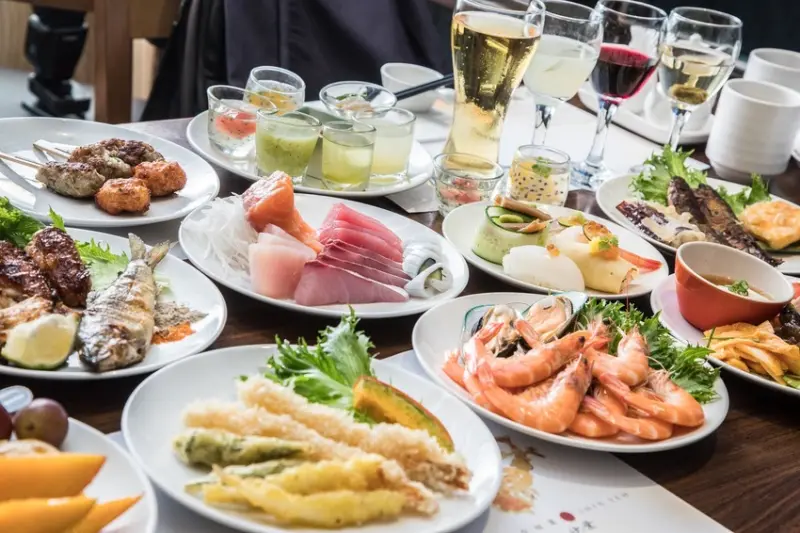 [台北信義]台北吃到飽餐廳推薦！2019夏日新菜搶先看，現切生魚秀，百吃不厭日本料理吃到飽！欣葉日本料理 信義新天地A11 - 大手牽小手。玩樂趣