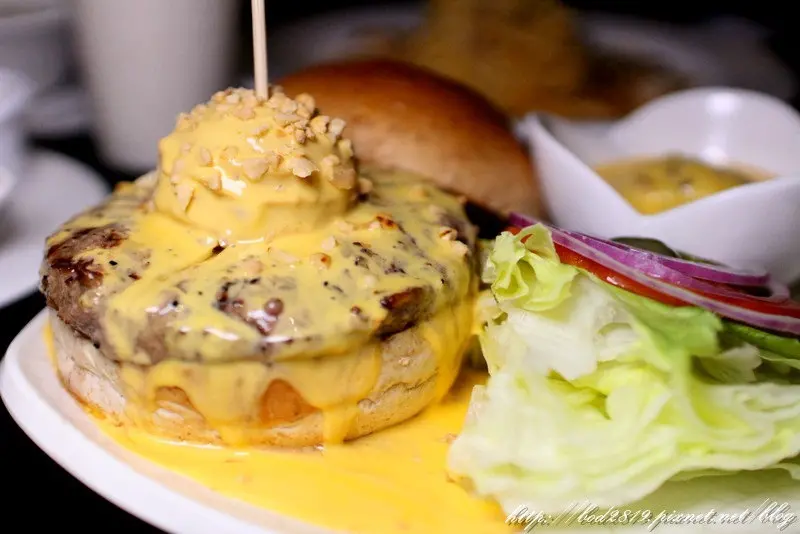 五分埔美食 －【25號廚房】平價大份量美式餐廳！