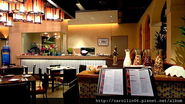 【食記】價格頗一般的《Lacuz 泰式料理》BELLAVITA店                
      