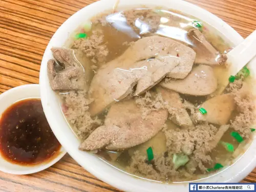 【台北信義】施家麻油腰花-內行人帶路推薦必吃平價美食！腰花豬肝湯與滷肉飯絕配！立馬收入口袋名單！