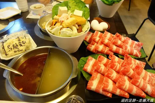 [食記] 松山鴛鴦鍋 - 柳村一品鍋 ~ CP值高，一個人也能吃的麻辣鴛鴦鍋