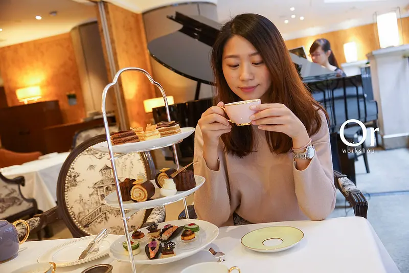 [信義|食記]五星級君悅酒店英式三層下午茶，氣氛優雅愜意，不定期邀請業界權威聯名創作-台北君悅酒店茶苑