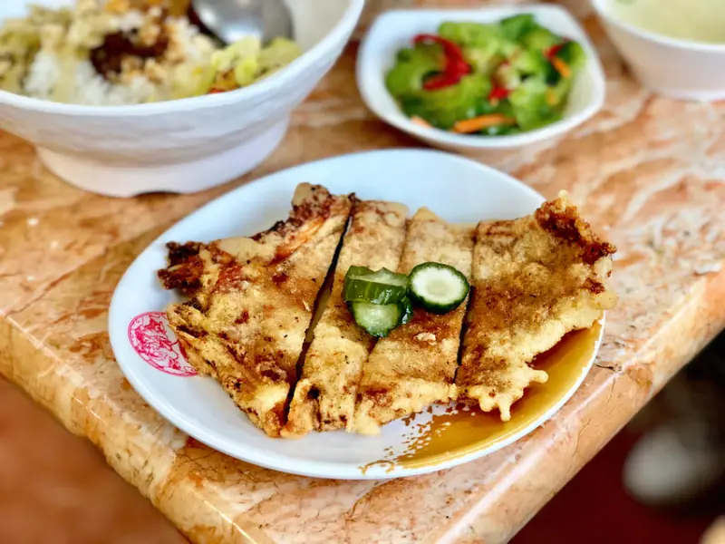 [台北大安] 想念死的君悅排骨香酥肉多汁 / 雞腿皮脆嫩又好吃 / 排骨飯雞腿飯 / 便當推薦 / 午餐晚餐