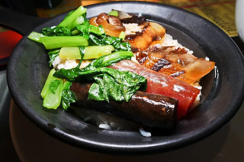 台北 忠孝復興 祥發茶餐廳 吃個臘味蒸飯和鮮蝦雲吞湯