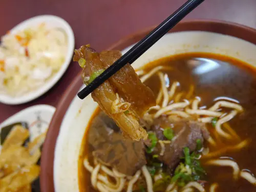 麟光捷運北拜的阿成牛肉麵