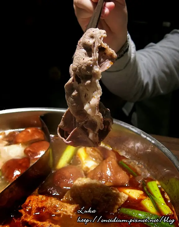 [食記] [大安區] 寧記火鍋店 @ 紅湯尚可，白湯意外的有滋味！