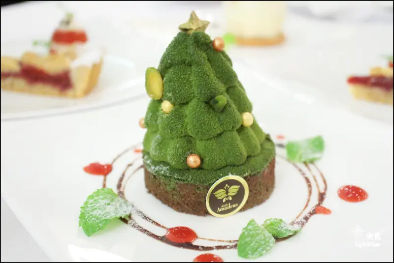 [ 忠孝復興站sogo美食 ] 淺藍 ×  Kaffee Amadeus 阿瑪迪斯咖啡館～華麗又溫馨的奧地利主題咖啡廳，道地歐式聖誕饗宴套餐，可愛又好吃的聖誕甜點(文末贈獎)