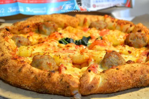 
[食記-試吃] 達美樂 Dominos 。聖誕跨年特獻『龍蝦霸丸比薩、鴻運香汁雞』
