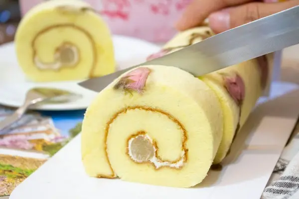 彌月蛋糕推薦明月堂,特別的和菓子+櫻花蛋糕,粉粉嫩嫩超可愛