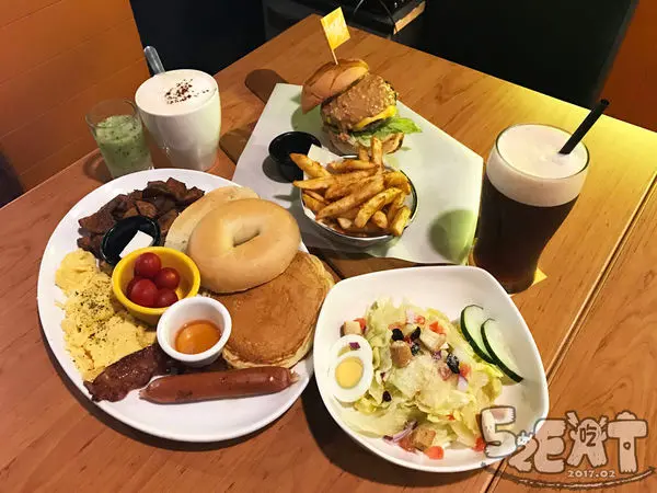 台中西區美食早午餐》7分SO美式廚房菜單價位大公開！超人氣美式早午餐佳評如潮～台中華美街必吃美食小吃餐廳推薦。