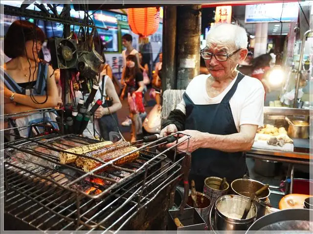 [師大夜市]    大台北魯味 & 水柳伯烤玉米
