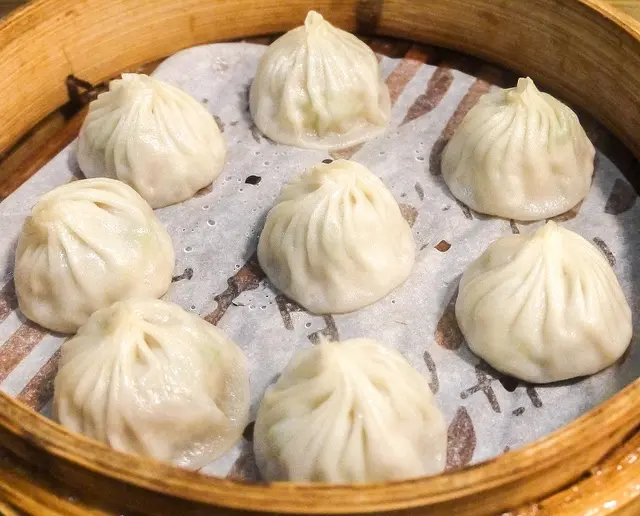 台北 杭州南路 盛園絲瓜小籠湯包