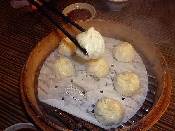 翻桌率超高--盛園絲瓜小籠湯包体驗心得              