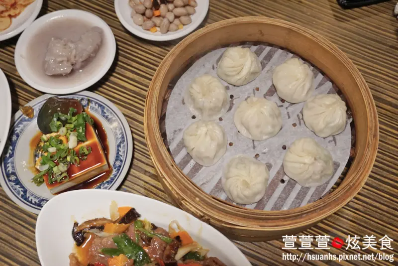 【台北】盛園絲瓜小籠湯包。價格親民的台菜餐廳 點成滿漢全席也不用掏光錢包 朋友家人聚會的好選擇
