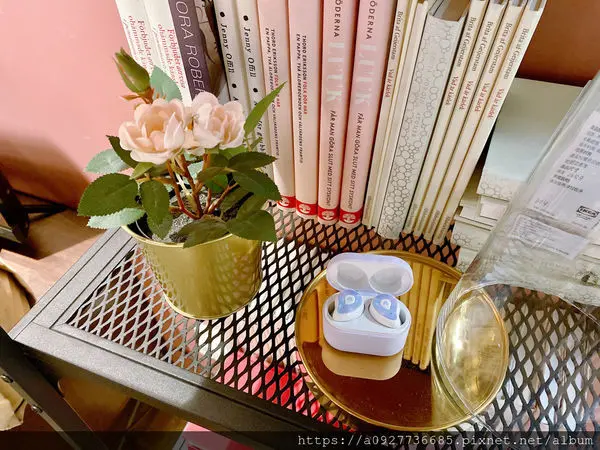 OMIX Y6 真無線半入耳式運動藍牙耳機·價格親民！OMIX Y6 真無線半入耳式運動藍牙耳機 . 奢華·時尚·高品質·OMIX就是要給你最好的·無時無刻滿足你的需求