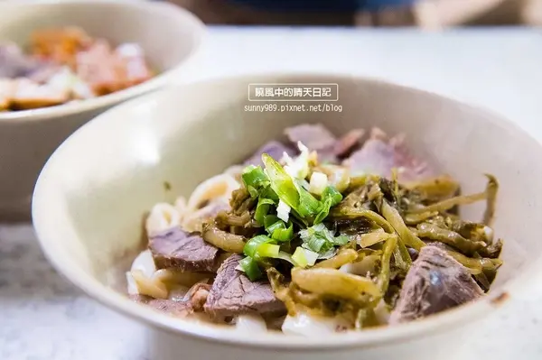 【陽明山美食 | 大陸麵店】來文化吃碗具歷史的強蒜味牛肉乾拌麵吧!!        
      