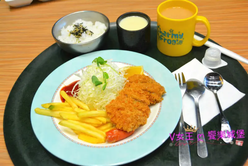 【食。士林美食】士林站/豬排甜點 知多家甜點豬排專賣店 ~ 豬排、壽喜燒、麵食、鍋物，給你多重選擇，私心大推香濃可口布丁絕對必點，超過三十年的豬排名店不可錯過 !