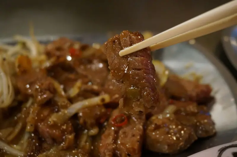 【台北】寧夏夜市香連鐵板燒-CP值超高的台客美食--踢小米食記