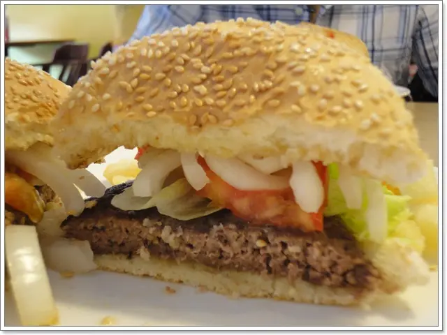 台北士林 福樂餐飲 美式料理老店～點福樂大漢堡果然是王道