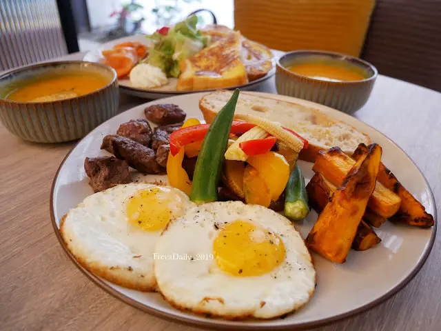 2020, winter 走吧台北哪裡吃美食：士林區 天母美食 網美打卡 無添加天然食材 超療癒早午餐 topo+ cafe 及拓樸本然空間設計