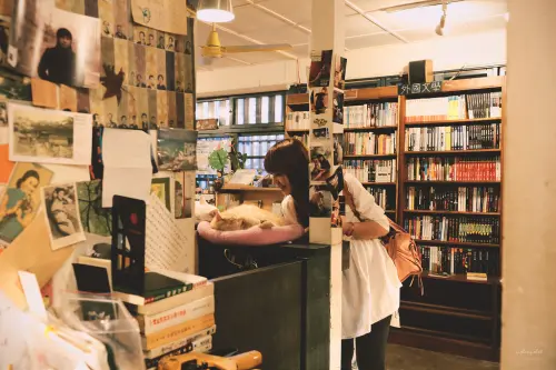 擁抱花蓮兩日的玩耍昏睡之旅/06 時光二手書店參觀記事