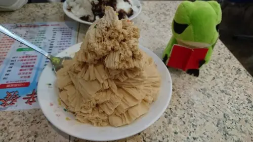 【台北】士林巷內 超人氣雪花冰，50年排隊老店『辛發亭』