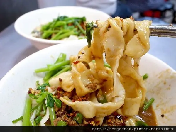 花花，甲飽沒【台北食記】開封包公府的私房麵 雙連街必吃美食推薦！便宜大碗cp值高！