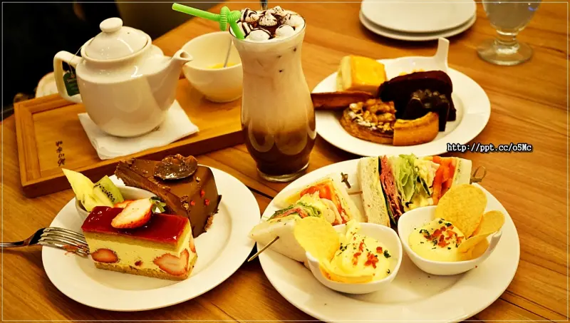 【杜蘭朵】台北車站～三層杜蘭朵公主午茶，法式經典小點／手工精緻甜點／主廚特製鹹點，逛累休閒好地方，好姊妹聚餐的好場所(京站店)