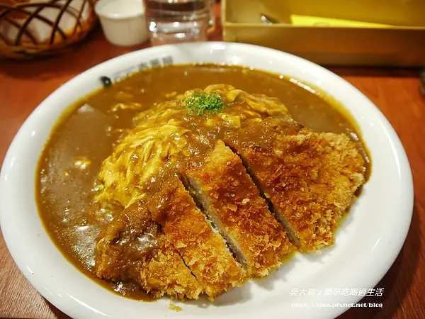 『食記』台北市．新光三越A8．日本連鎖CoCo壹番屋咖哩(日式豬排咖哩．CP值很高)
