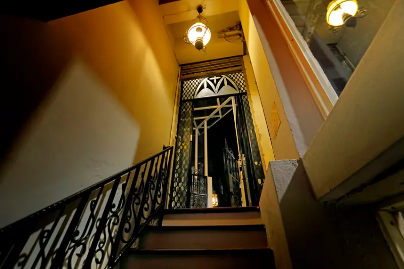 台北大同‧星夜starry night bar‧隱身老咖啡店的深夜小酒館  高CP值長島冰茶與提拉米蘇推薦