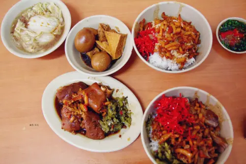 【台北市大同區。小吃】紅昌吉 天然紅豆腐豬血湯(昌吉店) 多間新聞報導採訪 台北古早味