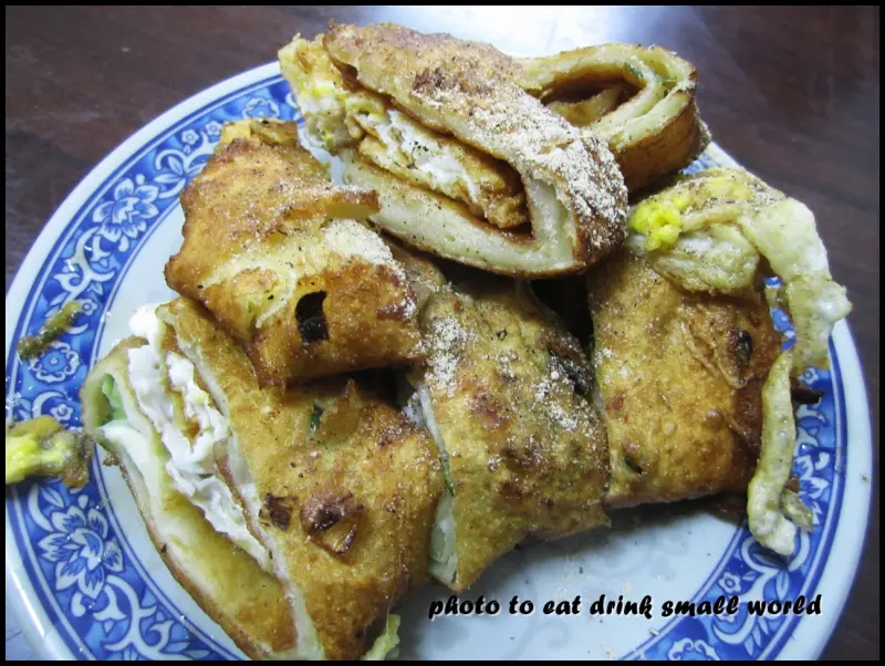 胡椒香十足的炸蛋蛋餅              