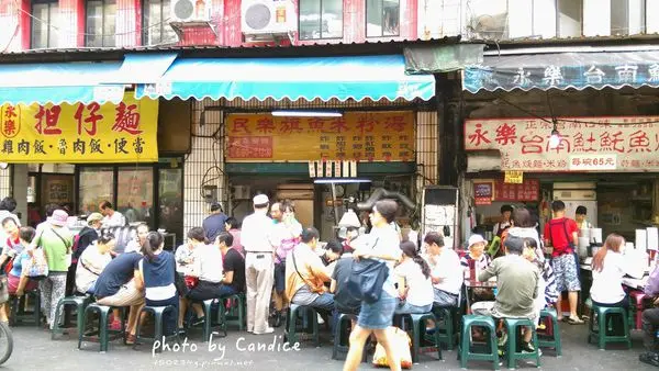 [食記/台北迪化街]大同區永樂市場民樂旗魚米粉 來一碗歷久不衰的大稻埕米粉湯吧