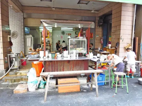 【台北美食】黑點雞肉-香噴噴粒粒分明的雞油飯