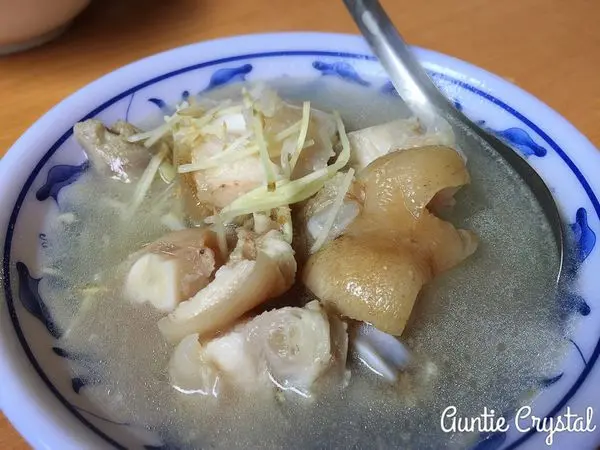 【台北美食推薦】許仔豬腳麵線 超香蒜泥乾麵線 還有不油不膩清爽豬腳湯 慈聖宮小吃都好厲害呀！！(大稻埕 大同區)