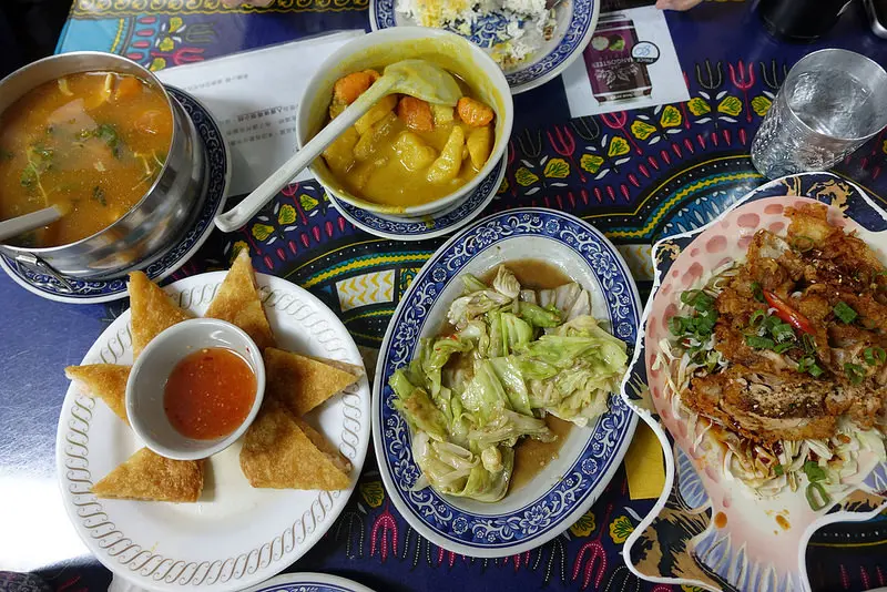 (胖樺食記)台北公館商圈「泰國小館」/道地夠味的泰國料理/多人聚餐/單人便飯/Thai Cuisine in Taipei