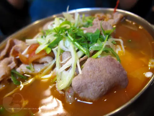 捷運板橋站 | 梁季健康養生小火鍋 ．平價客製化小火鍋！內料湯底隨你配 / 巷弄美食