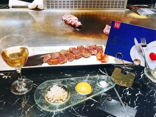 夏慕尼新香榭鐵板燒｜週三週四限量供應1314情人套餐．浪漫約會慶生推薦