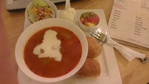 Cafe 515~台北忠孝復興站附近徒步可達的優閒休憩地方~~                
      