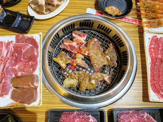 【板橋燒烤吃到飽】久天日式炭燒烤肉吃到飽，美國安格斯黑牛、生蠔、天使紅蝦、美國大干貝通通任你吃，還有明治冰淇淋和飲料無限享用！