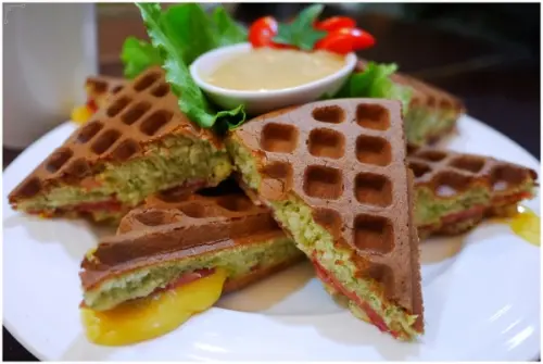 板橋也有盆栽奶茶？連男友都喜愛的好吃鬆餅在《182巷鬆餅廚房》