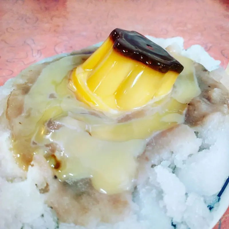 New Taipei, Taiwan 三豐芋冰城/ 底層的冰使用的是香蕉🍌清冰，本身自帶淡淡的香氣，加上綿密的芋泥和煉乳，三兩下就吃光光。